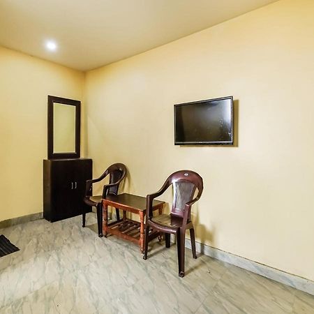 Oyo 84039 Tirumala Grand Rājahmundry Екстериор снимка