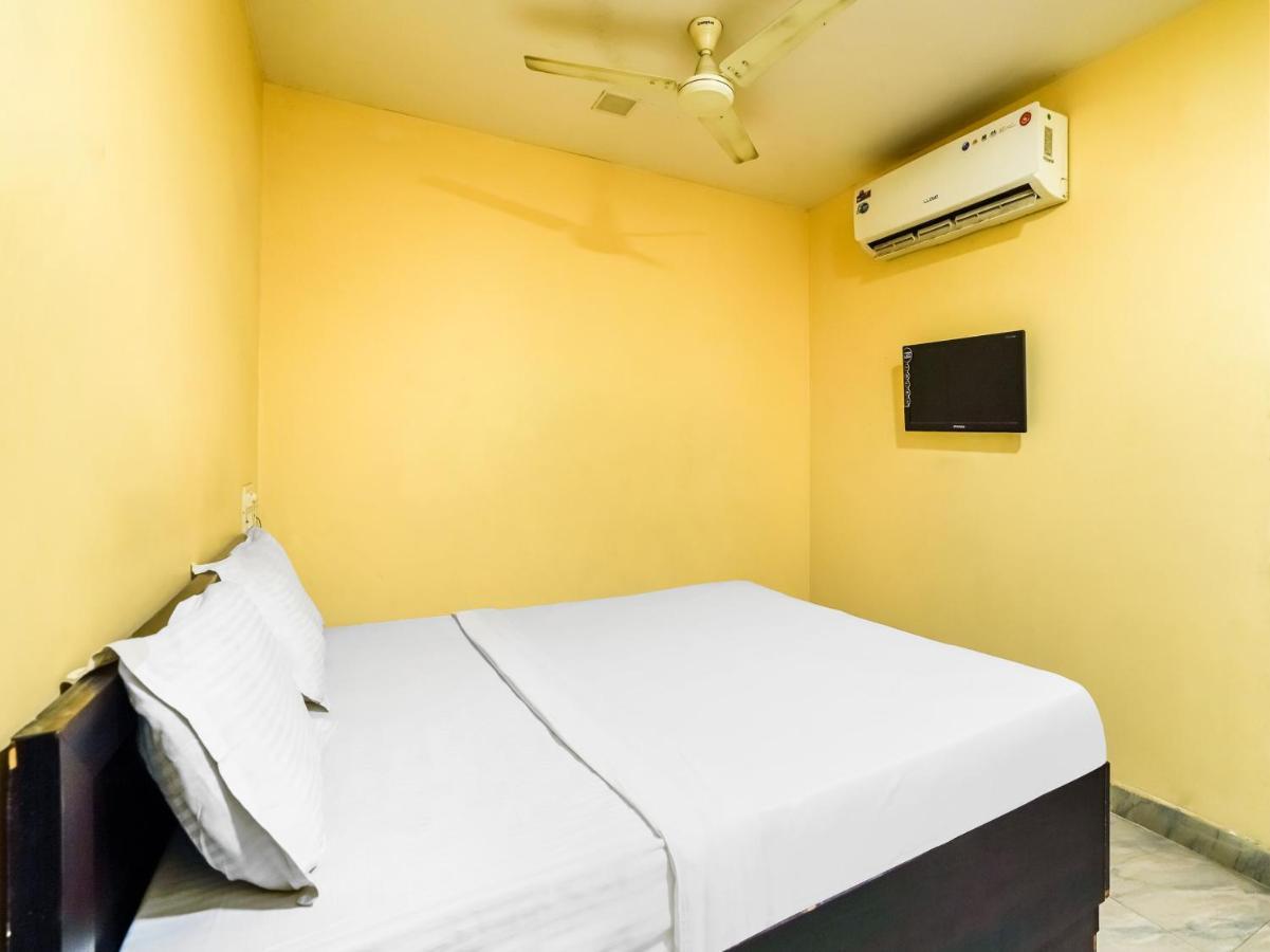 Oyo 84039 Tirumala Grand Rājahmundry Екстериор снимка
