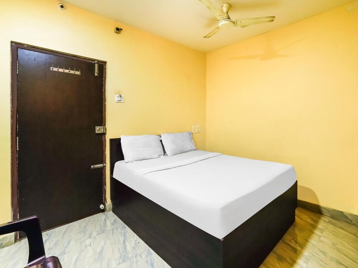 Oyo 84039 Tirumala Grand Rājahmundry Екстериор снимка