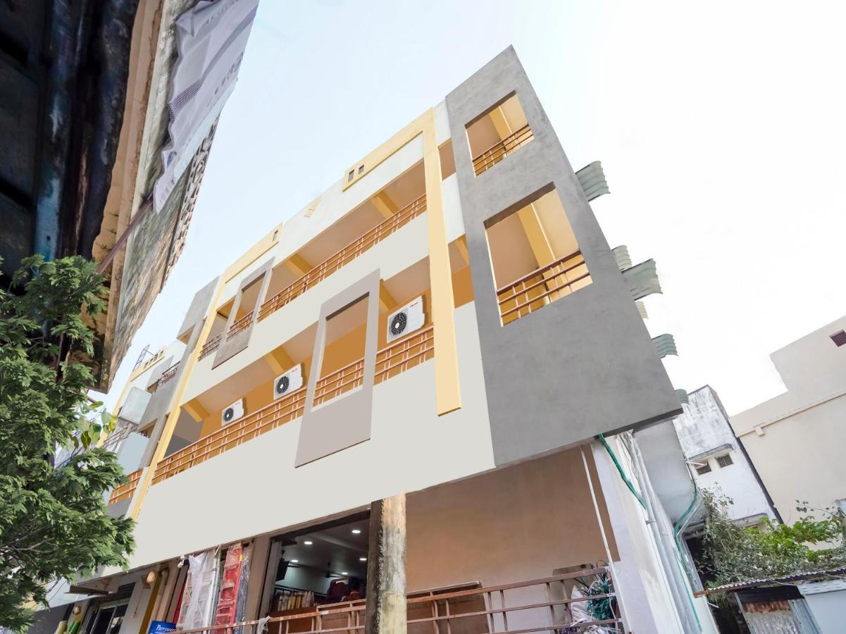Oyo 84039 Tirumala Grand Rājahmundry Екстериор снимка