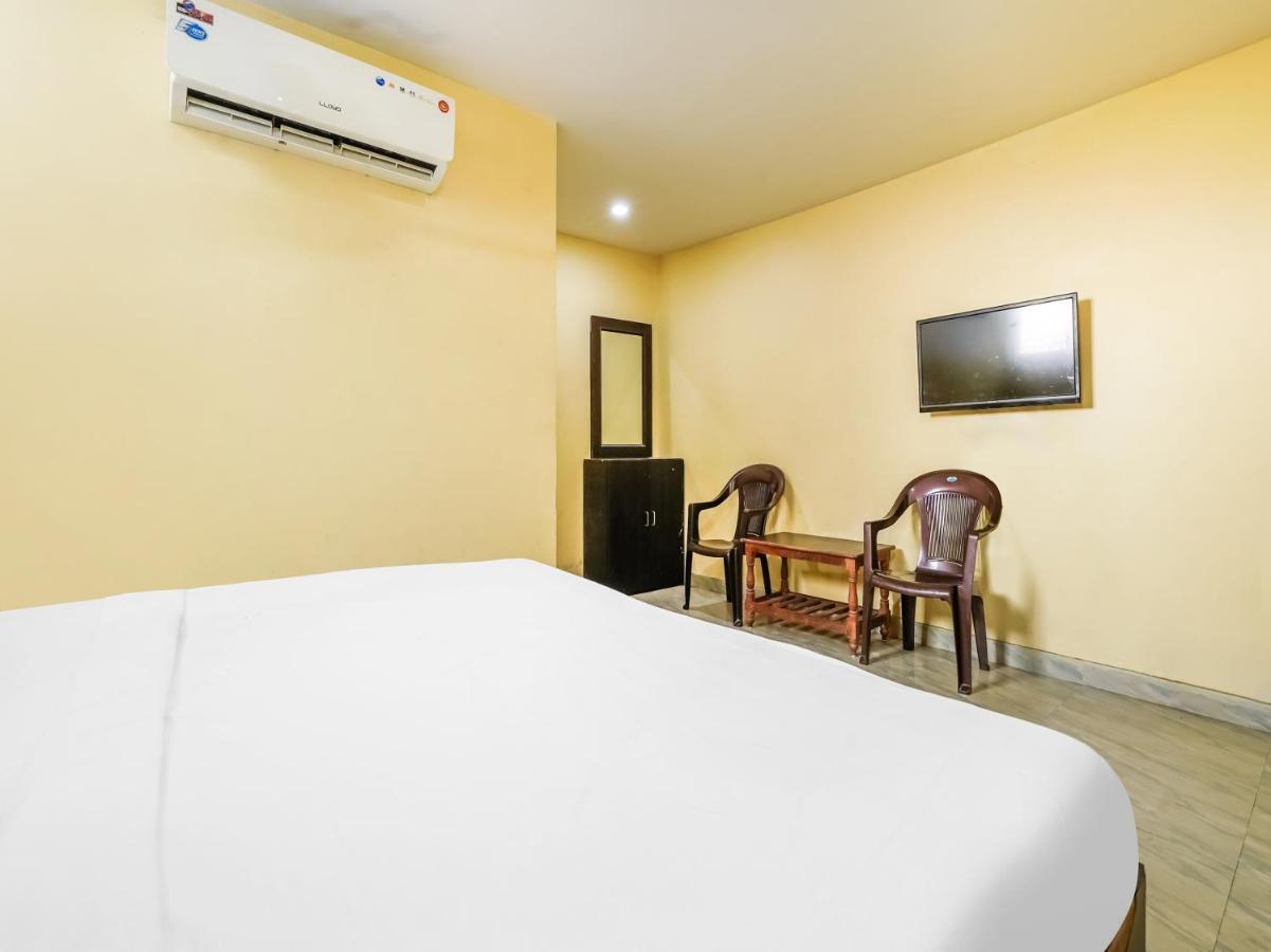 Oyo 84039 Tirumala Grand Rājahmundry Екстериор снимка