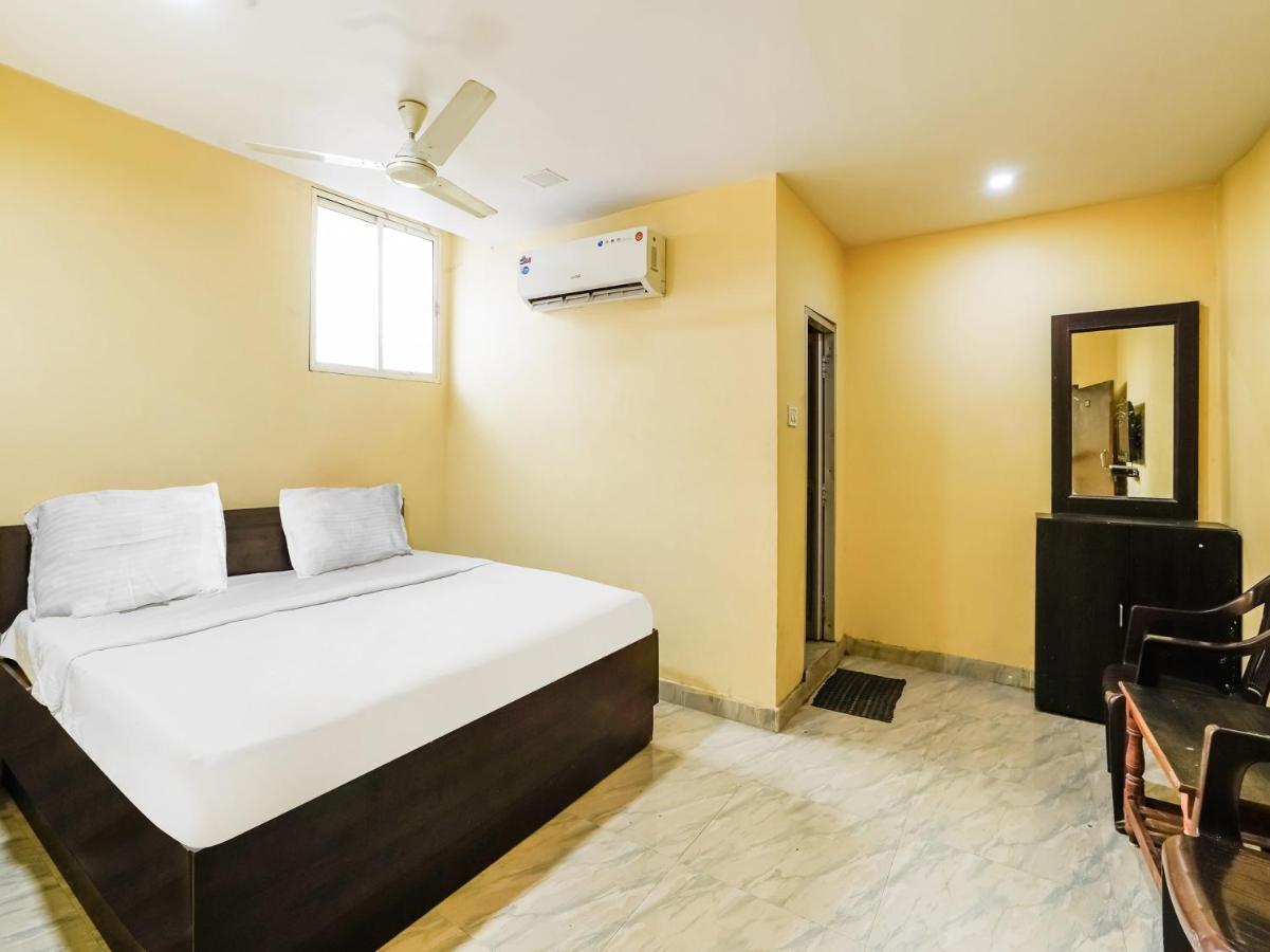 Oyo 84039 Tirumala Grand Rājahmundry Екстериор снимка