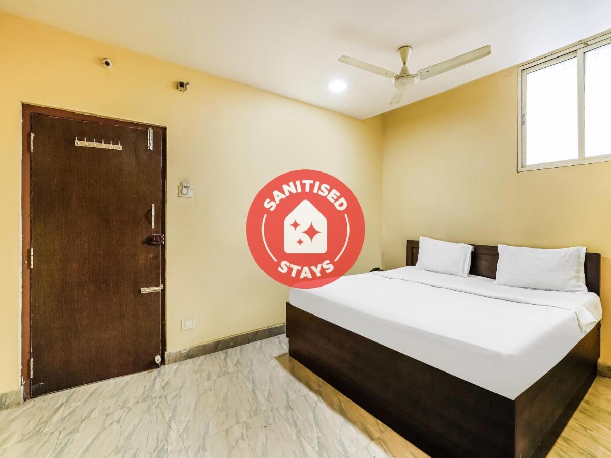 Oyo 84039 Tirumala Grand Rājahmundry Екстериор снимка