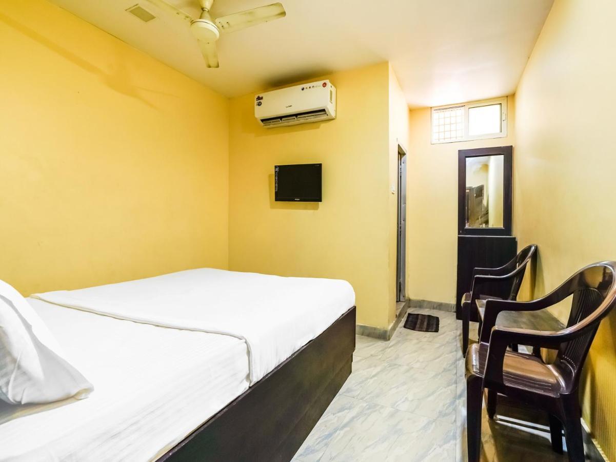 Oyo 84039 Tirumala Grand Rājahmundry Екстериор снимка